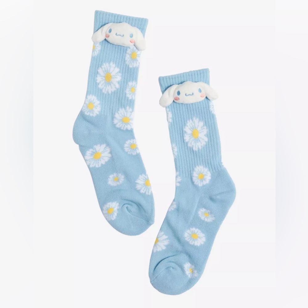 Cinnamoroll Flowers Plush Crew Socks
